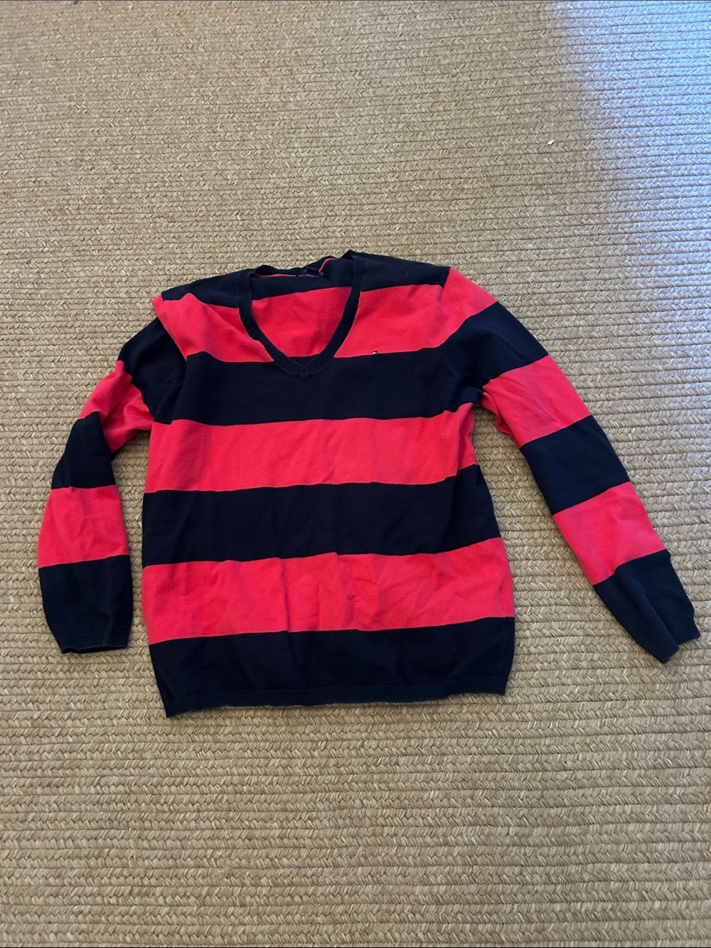 Tommy Hilfiger red and blue bold stripe, light weight v neck sweater, XL